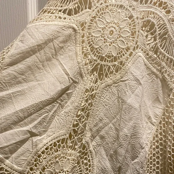 Hollister Ivory Crochet Blouse - Picture 4 of 4